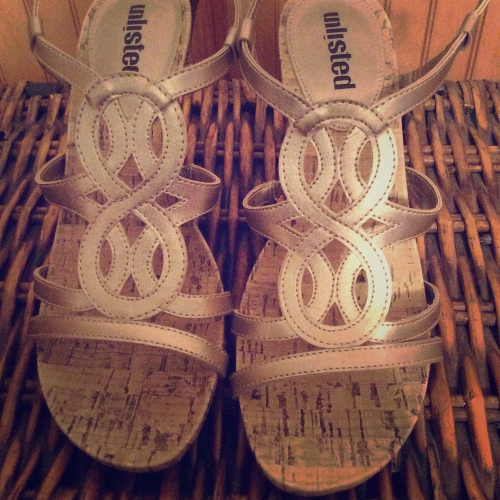 Gold wedges
